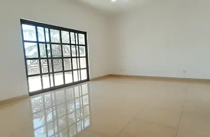 Apartment - 3 Bedrooms - 3 Bathrooms for rent in Zinj - Manama - Capital Governorate