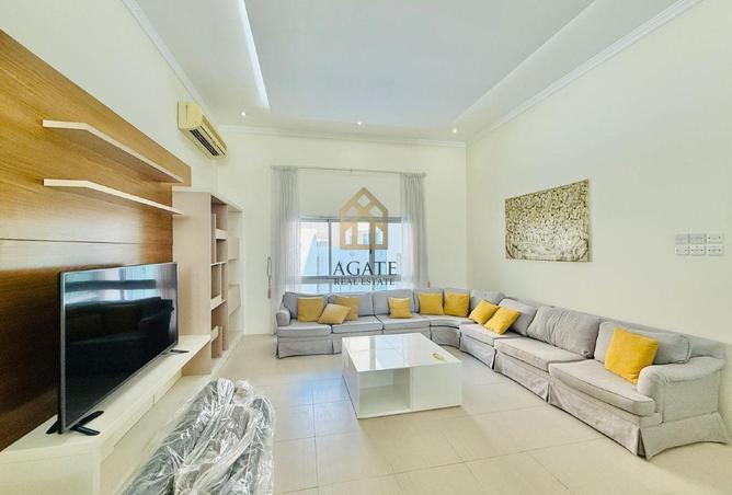 963903 - Property Image 2