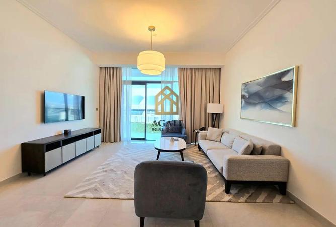 974425 - Property Image 2