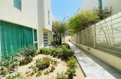 Villa - 4 Bedrooms - 4 Bathrooms for rent in Mahooz - Manama - Capital Governorate