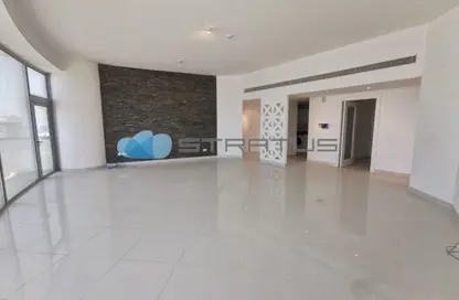 Apartment - 2 Bedrooms - 3 Bathrooms for rent in Sanabis - Manama - Capital Governorate