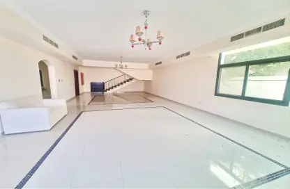 Villa - 4 Bedrooms - 4 Bathrooms for rent in Sanad - Central Governorate