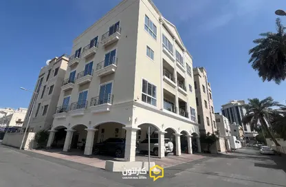 عمارة بالكامل - 6 غرف نوم - 8 حمامات للبيع في القفول - المنامة - محافظة العاصمة