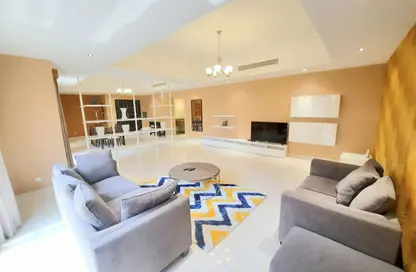 Apartment - 3 Bedrooms - 4 Bathrooms for rent in Mahooz - Manama - Capital Governorate