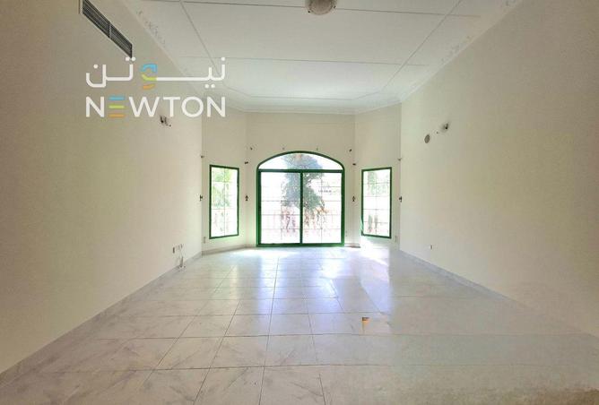 971087 - Property Image 2