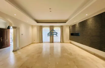 Villa - 3 Bedrooms - 3 Bathrooms for rent in Zinj - Manama - Capital Governorate