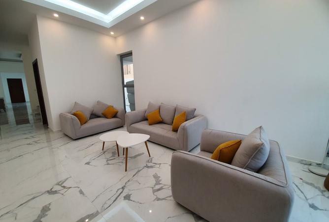 981318 - Property Image 3