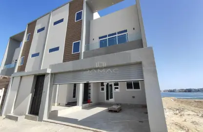 Villa - 4 Bedrooms - 4 Bathrooms for sale in Tubli - Central Governorate