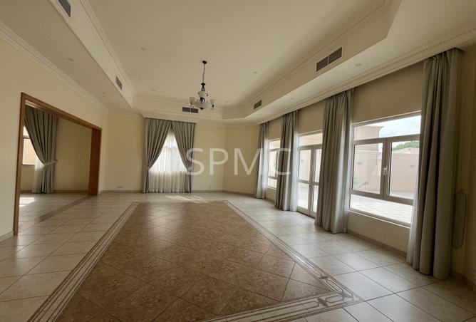 975286 - Property Image 2