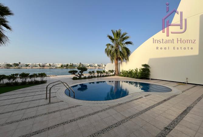 956304 - Property Image 2