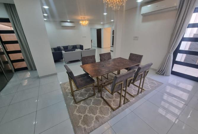 985272 - Property Image 3