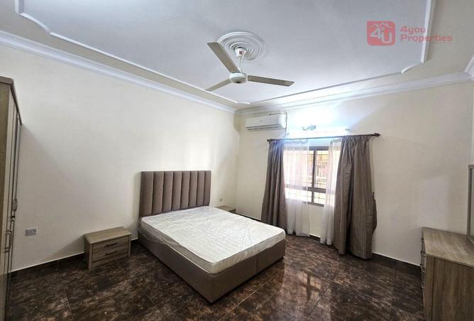 987579 - Property Image 2