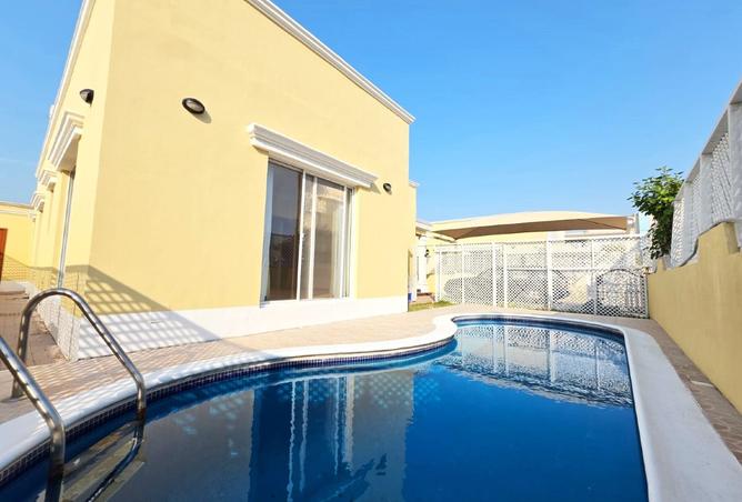 992237 - Property Image 2