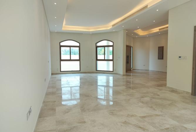 979268 - Property Image 2