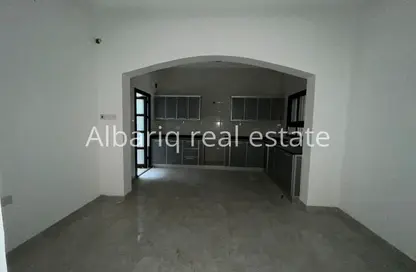 Apartment - 2 Bedrooms - 2 Bathrooms for rent in Tubli - Central Governorate