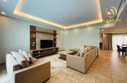 Villa - 4 Bedrooms - 5 Bathrooms for rent in Al Juffair - Capital Governorate