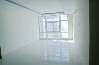 Apartment - 3 Bedrooms - 4 Bathrooms for rent in Hidd - Muharraq Governorate
