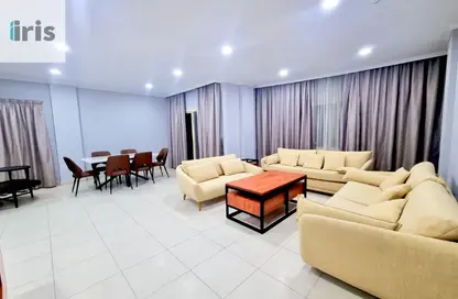 Apartment - 3 Bedrooms - 3 Bathrooms for rent in Al Juffair - Capital Governorate