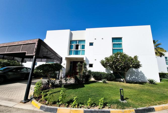 963829 - Property Image 2