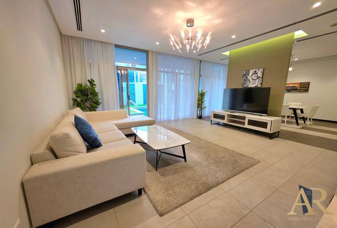 983719 - Property Image 2