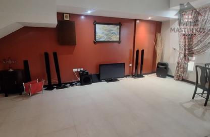 Duplex - 2 Bedrooms - 2 Bathrooms for rent in Al Juffair - Capital Governorate