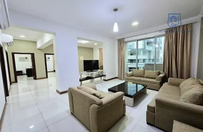 Apartment - 2 Bedrooms - 2 Bathrooms for rent in Busaiteen - Muharraq Governorate