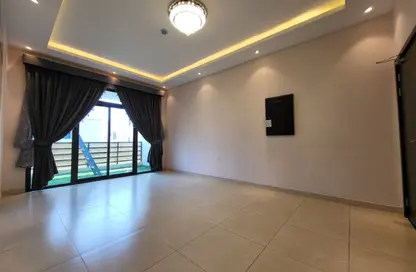 Apartment - 3 Bedrooms - 3 Bathrooms for rent in Hidd - Muharraq Governorate