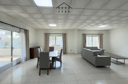 Compound - 3 Bedrooms - 2 Bathrooms for rent in Jannusan - Northern Governorate