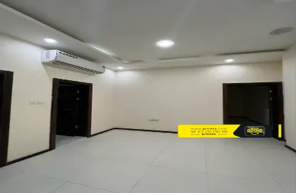 Empty Room image for: Apartment - 2 Bedrooms - 2 Bathrooms for rent in Sanad - Central Governorate, Image 1