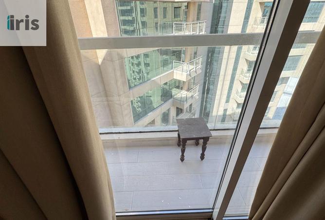 976425 - Property Image 2