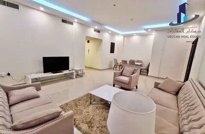 Apartment - 2 Bedrooms - 2 Bathrooms for rent in Al Juffair - Capital Governorate