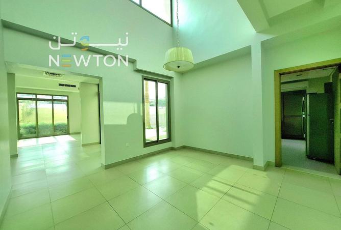 987567 - Property Image 2