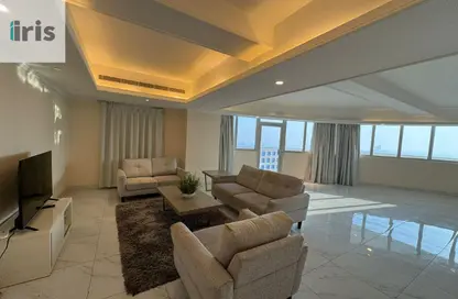 Apartment - 3 Bedrooms - 4 Bathrooms for rent in Al Juffair - Capital Governorate