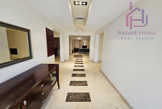 954212 - Property Image 2