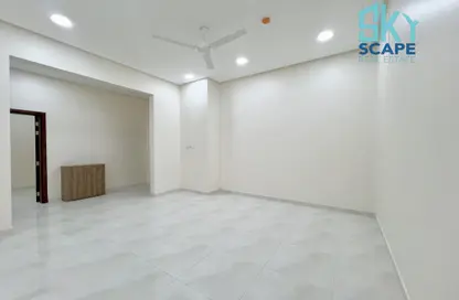 Apartment - 3 Bedrooms - 2 Bathrooms for rent in Tubli - Central Governorate Apartment - 3 Bedrooms - 2 Bathrooms for rent in Tubli - Central Governorate