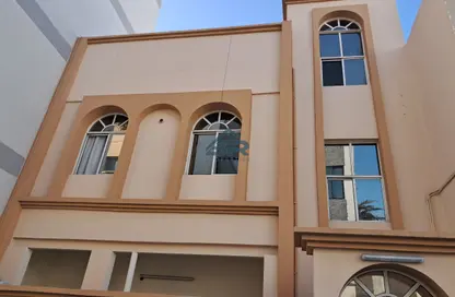 Apartment - 7+ Bedrooms - 2 Bathrooms for rent in Gufool - Manama - Capital Governorate