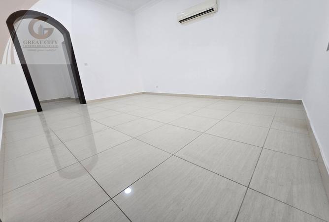 967569 - Property Image 3