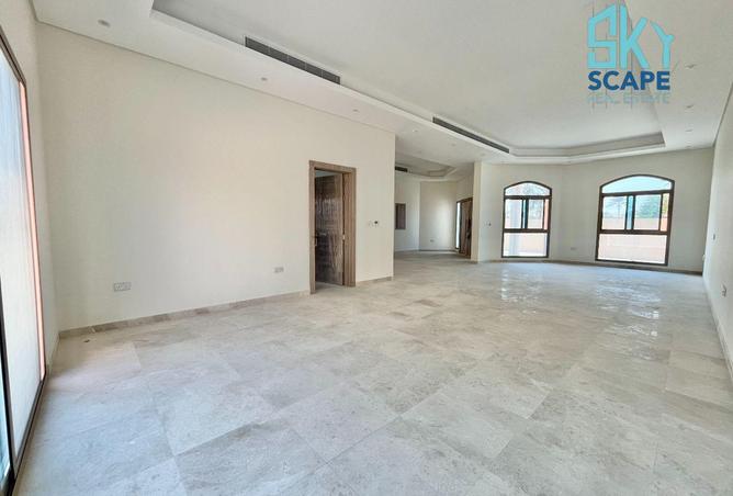 977930 - Property Image 2