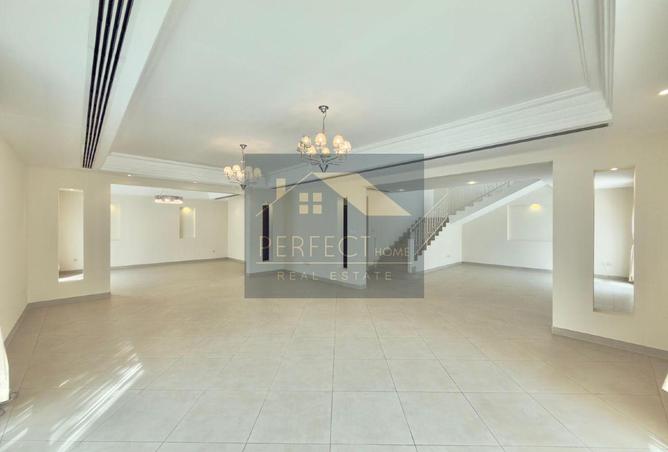 979213 - Property Image 2