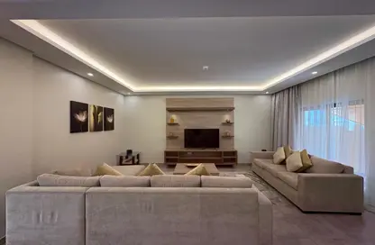Villa - 4 Bedrooms - 5 Bathrooms for rent in Al Juffair - Capital Governorate