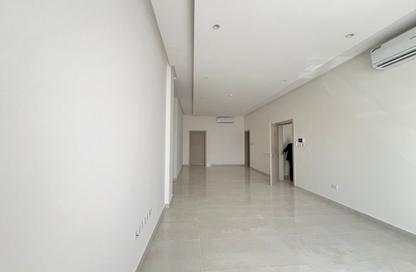 Apartment - 2 Bedrooms - 2 Bathrooms for rent in Jeblat Hebshi - Northern Governorate