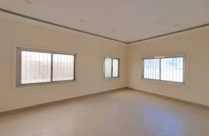 فيلا - 4 غرف نوم - 4 حمامات للايجار في الزنج - المنامة - محافظة العاصمة