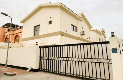 Outdoor House image for: Villa - 4 Bedrooms - 4 Bathrooms for rent in Bu Kowarah - Riffa - Southern Governorate, Image 1