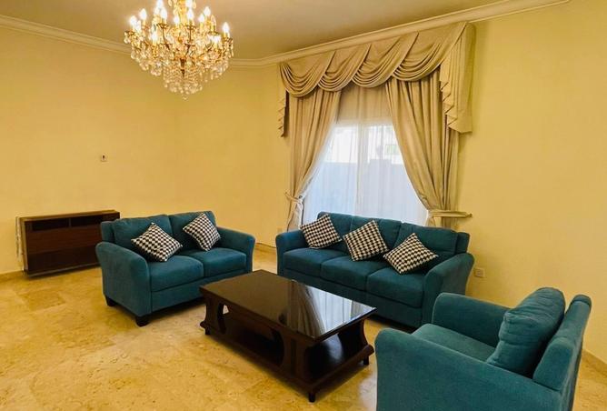 957281 - Property Image 2