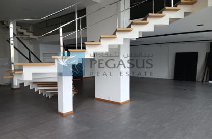 Retail - Studio - 4 Bathrooms for rent in Sanabis - Manama - Capital Governorate