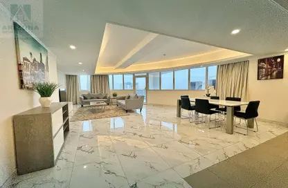 Apartment - 2 Bedrooms - 3 Bathrooms for rent in Al Juffair - Capital Governorate