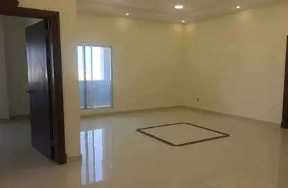 Apartment - 3 Bedrooms - 5 Bathrooms for rent in Hidd - Muharraq Governorate
