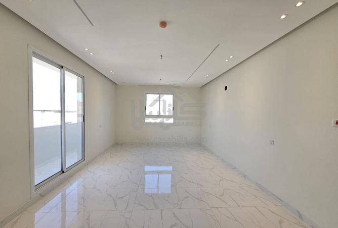 982067 - Property Image 2