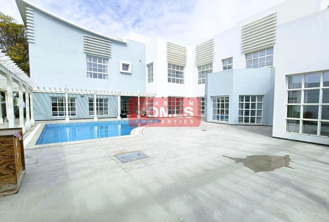 950389 - Property Image 2
