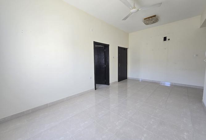 Apartment - 2 Bedrooms - 2 Bathrooms for rent in Jid Ali - Central Governorate
